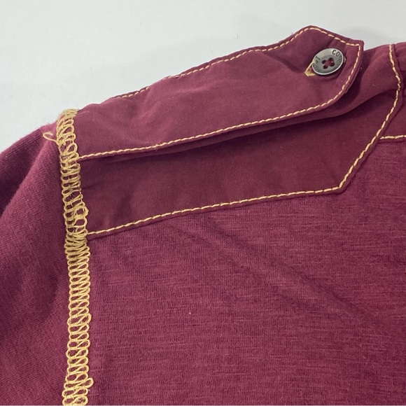 Vintage COOGI T-Shirt Men's XL Maroon V-Neck Retro Embroidered Short Sleeve - Picture 5 of 15